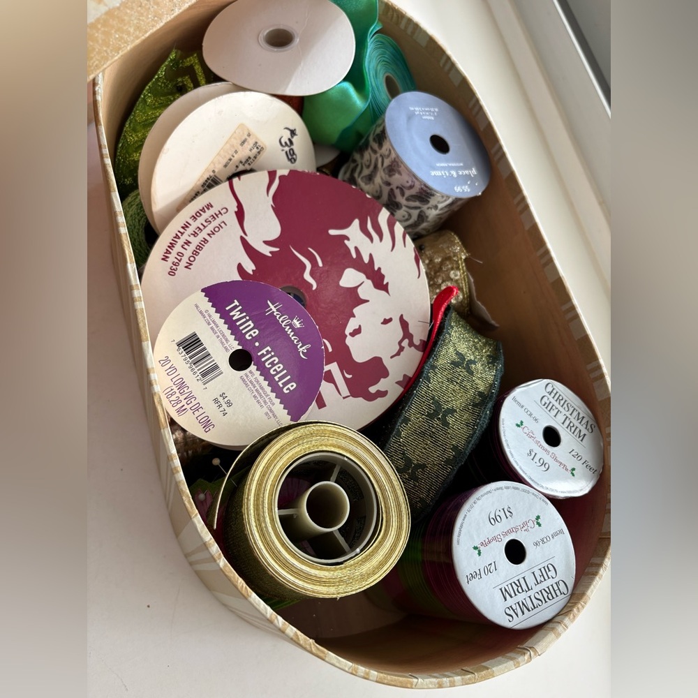 Ribbons, assorted styles, in a Nautical Scene Bob’s Box - Picture 2 of 16